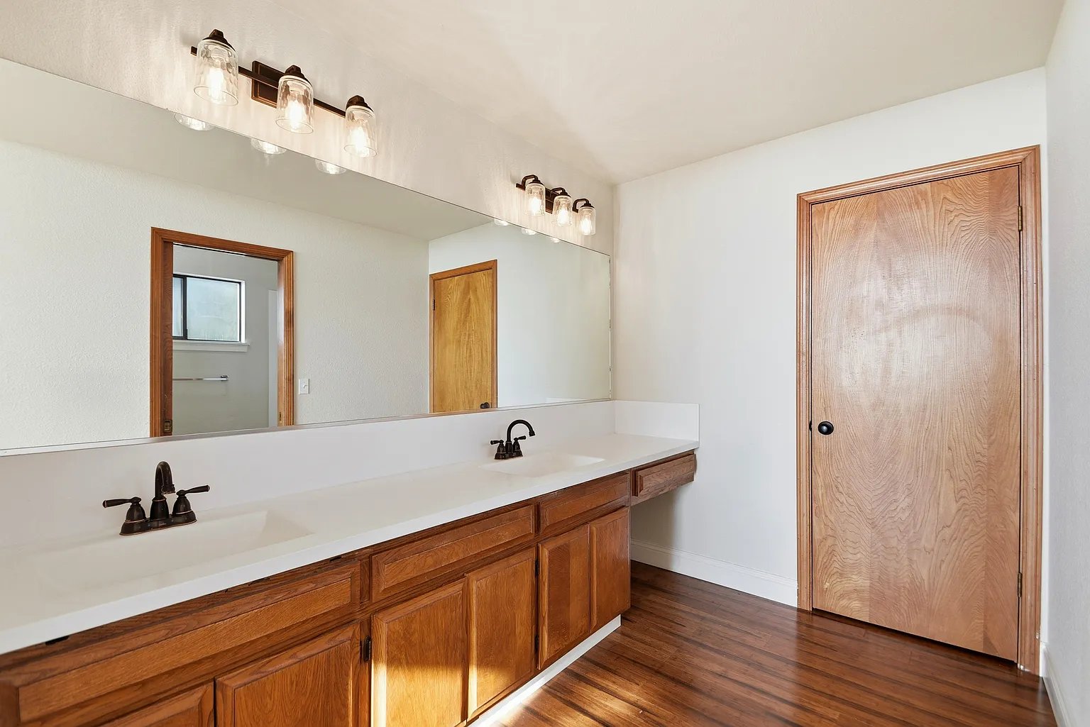 5827 La Cuesta Dr