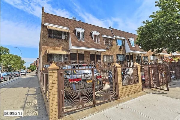 223 Scholes Street