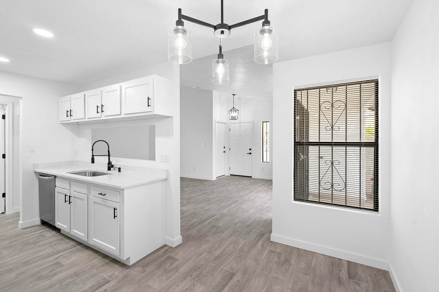 812 W Sky St SW