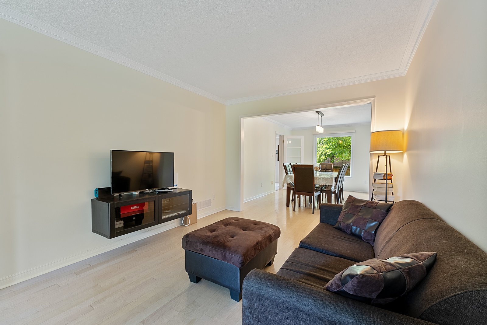 28 Thornway Ave