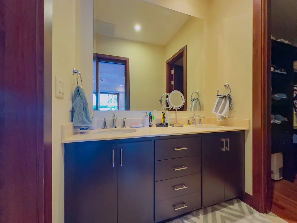 Ground Level Condo with a Yard