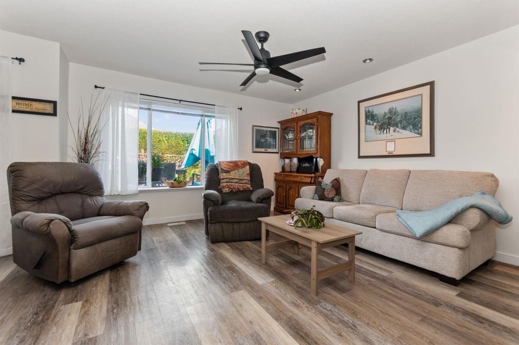 1530 Mackay Crescent, #12