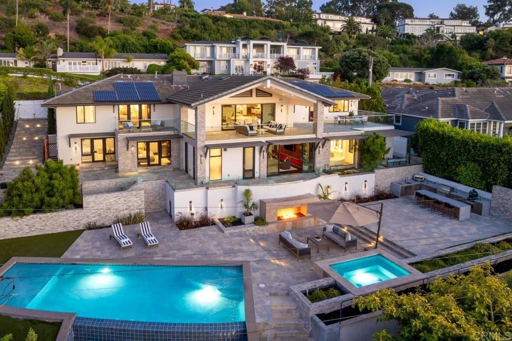 Pending | 1126 Muirlands Vista Way