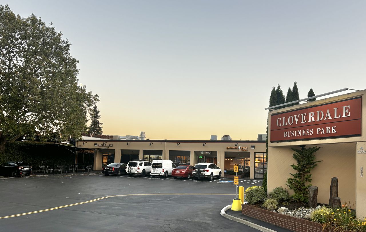 309 S Cloverdale St - Sublease