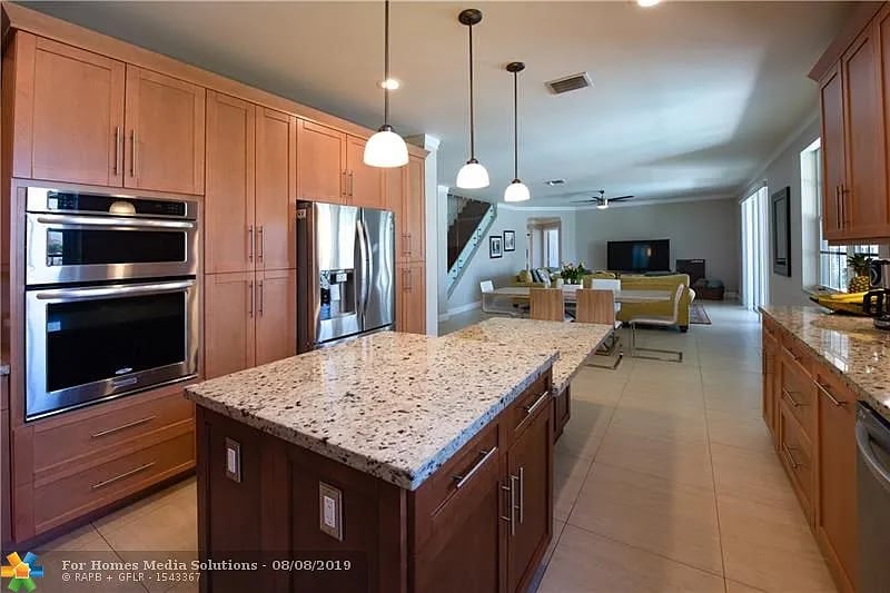 1612 Blue Jay Cir