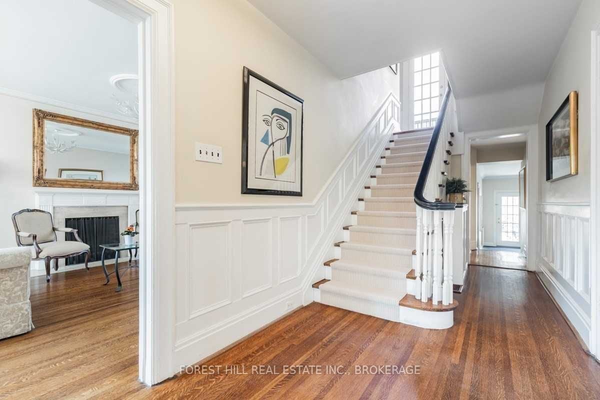 324 Glenayr Rd