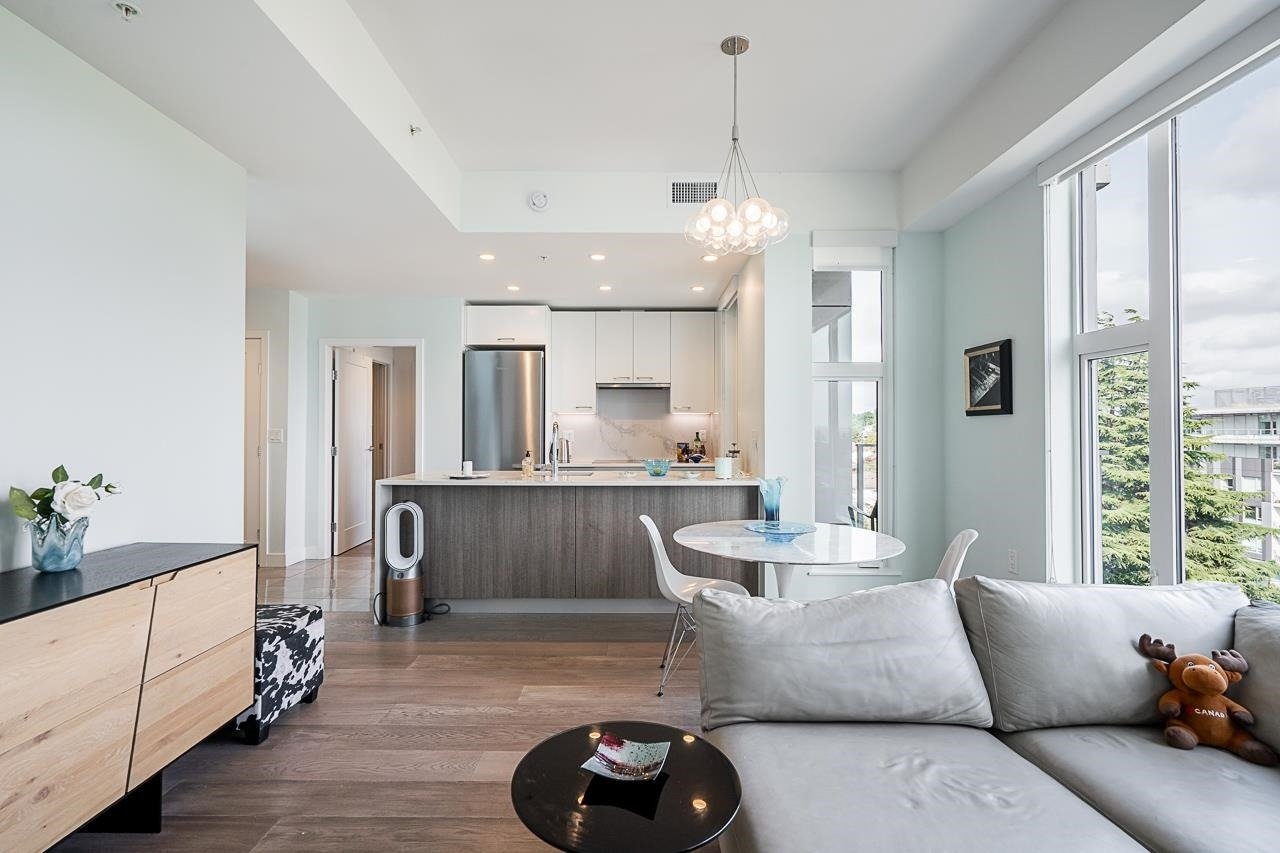 5733 Alberta St, #605