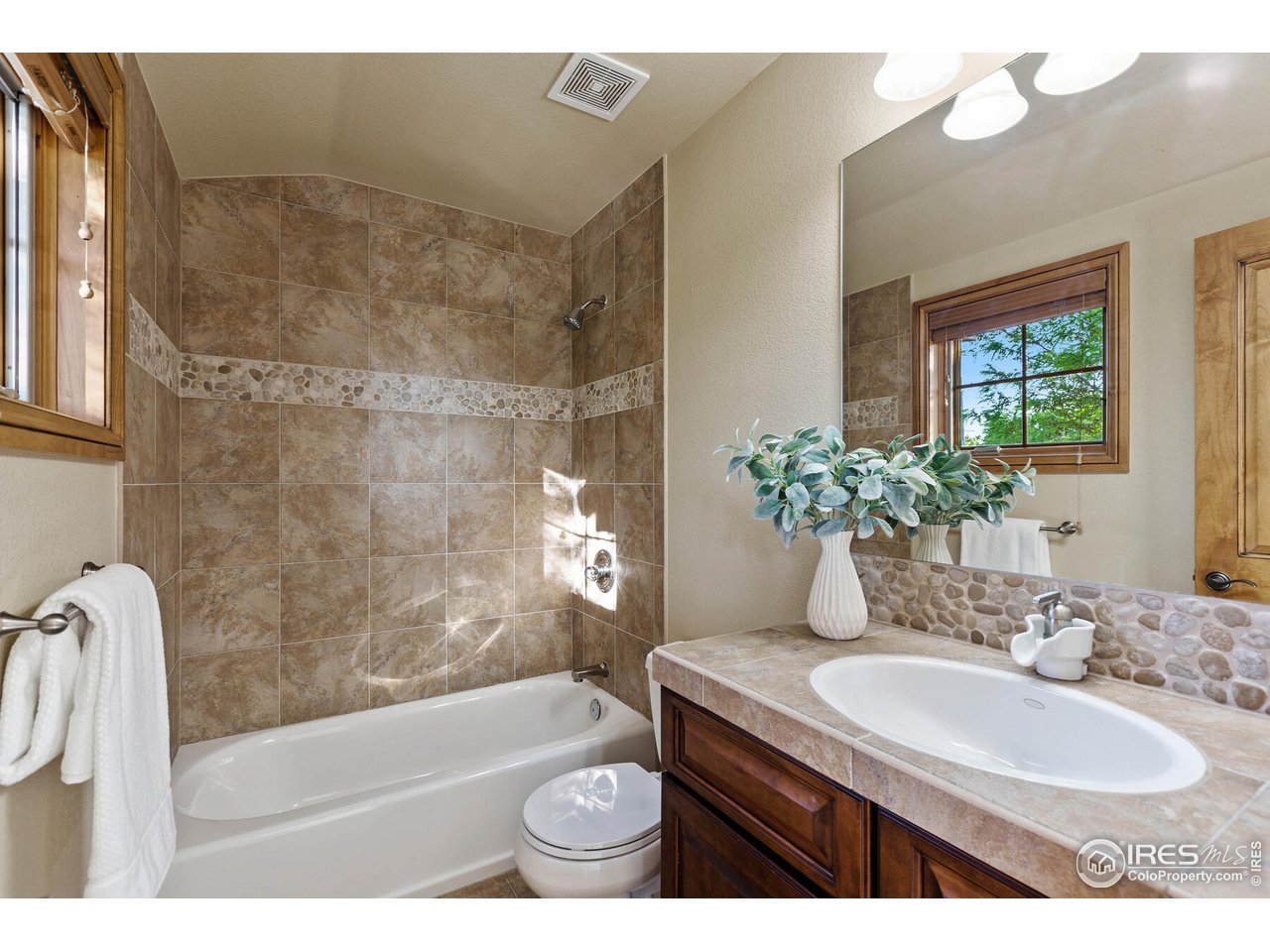 255 Barcelona Dr