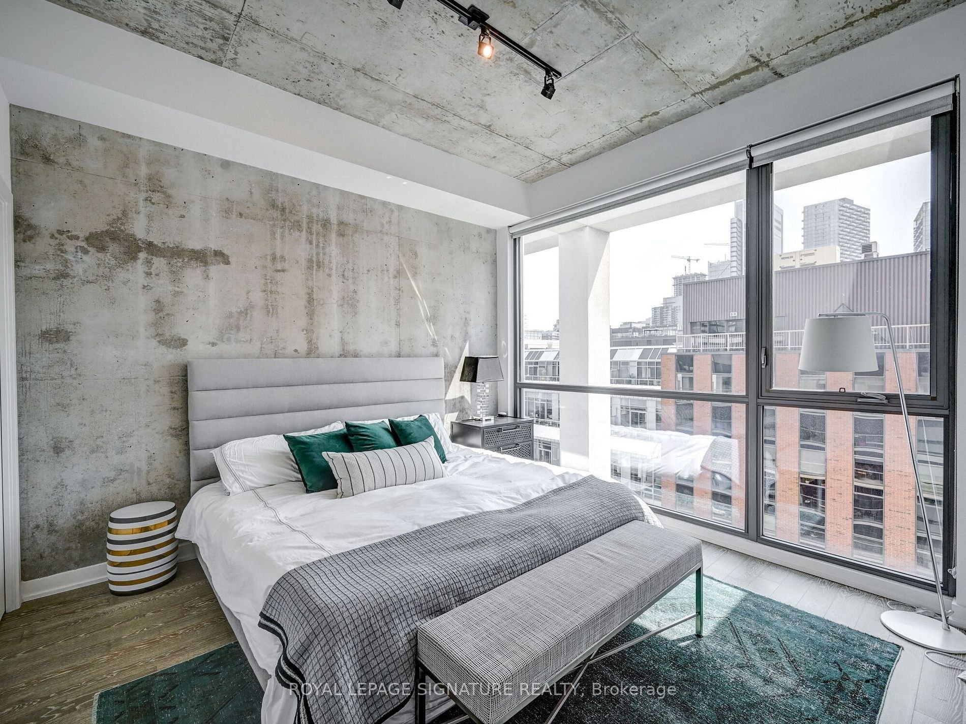 PRIME DOWNTOWN PENTHOUSE