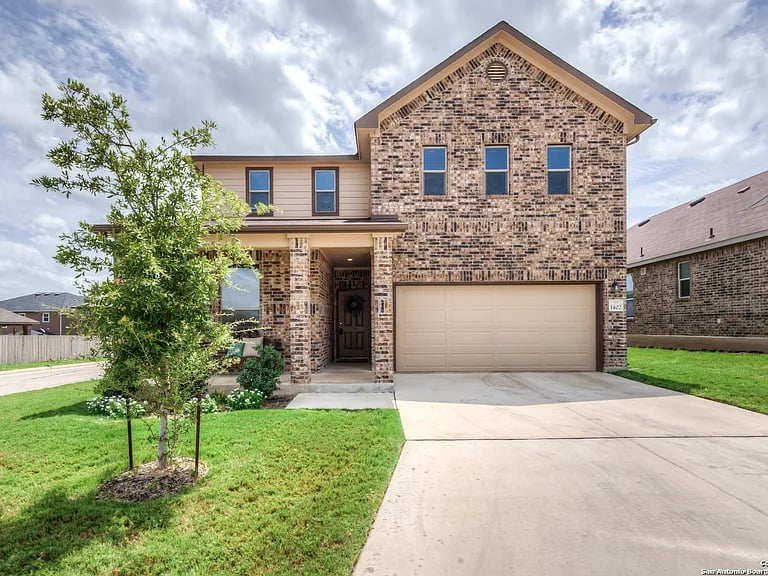 1402 Bluejay Ct