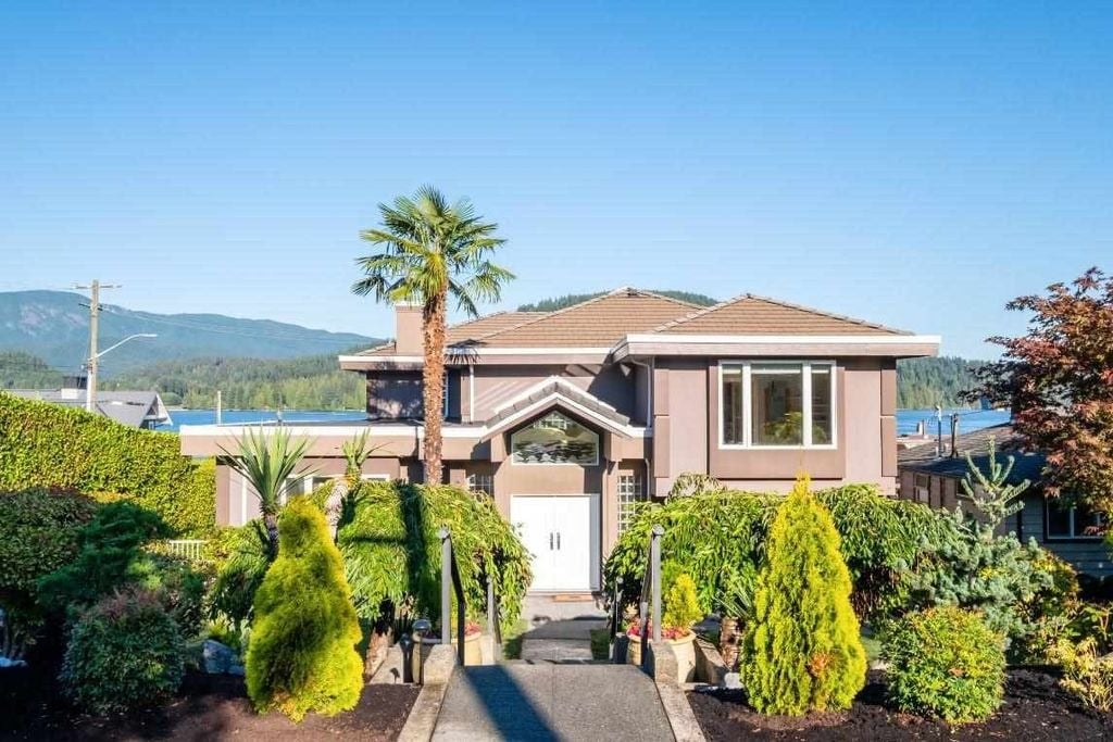 386 Beachview Dr