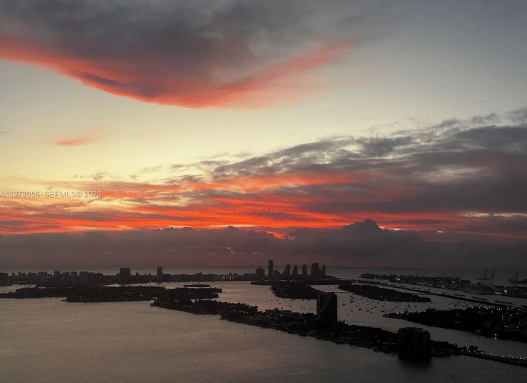 LUXURY IN THE MIAMI SKY