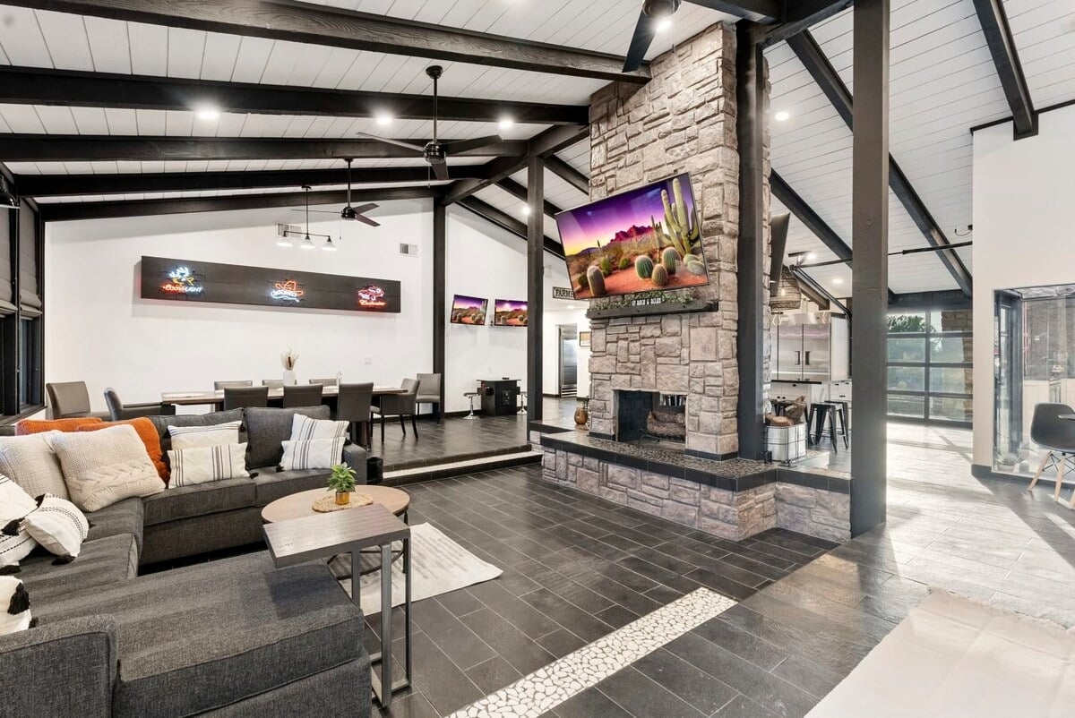 Phoenix Luxury! Pickleball | Free Heated Pool | Hot Tub