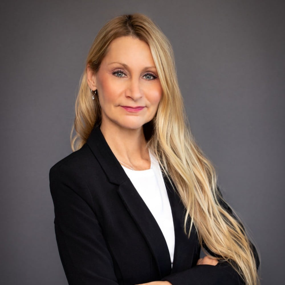 Andrea Plowmann Olathe, KS Real Estate Agent Headshot