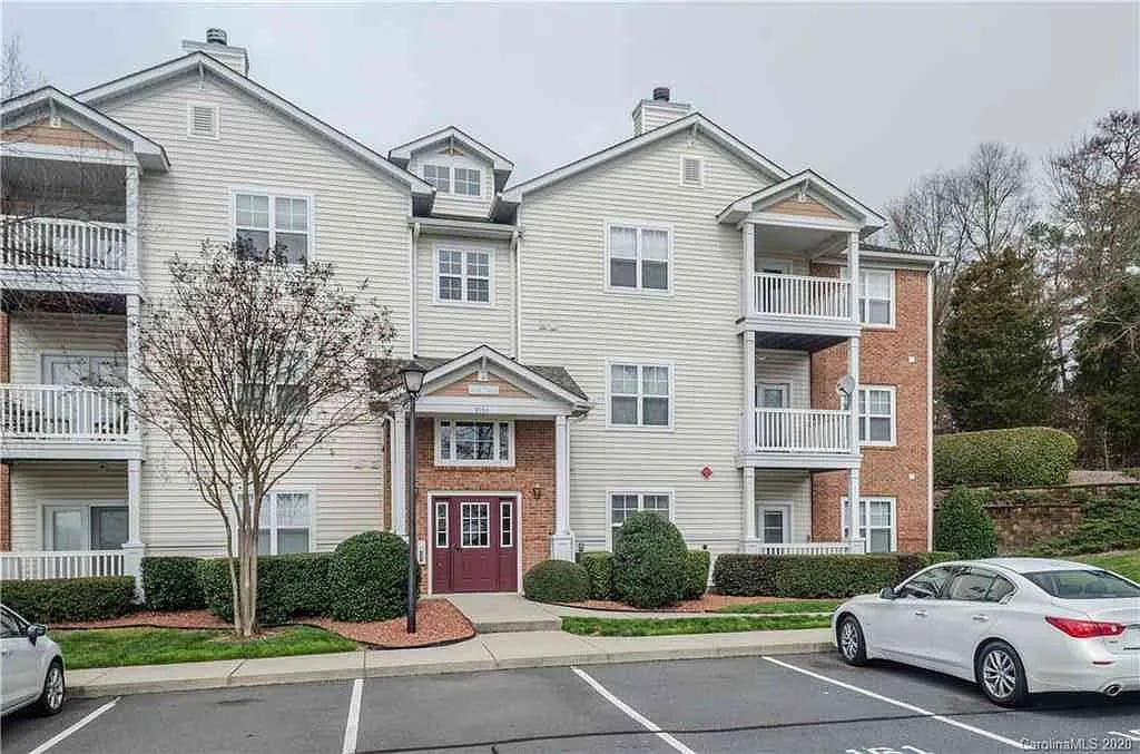 9972 Hyde Glen Ct