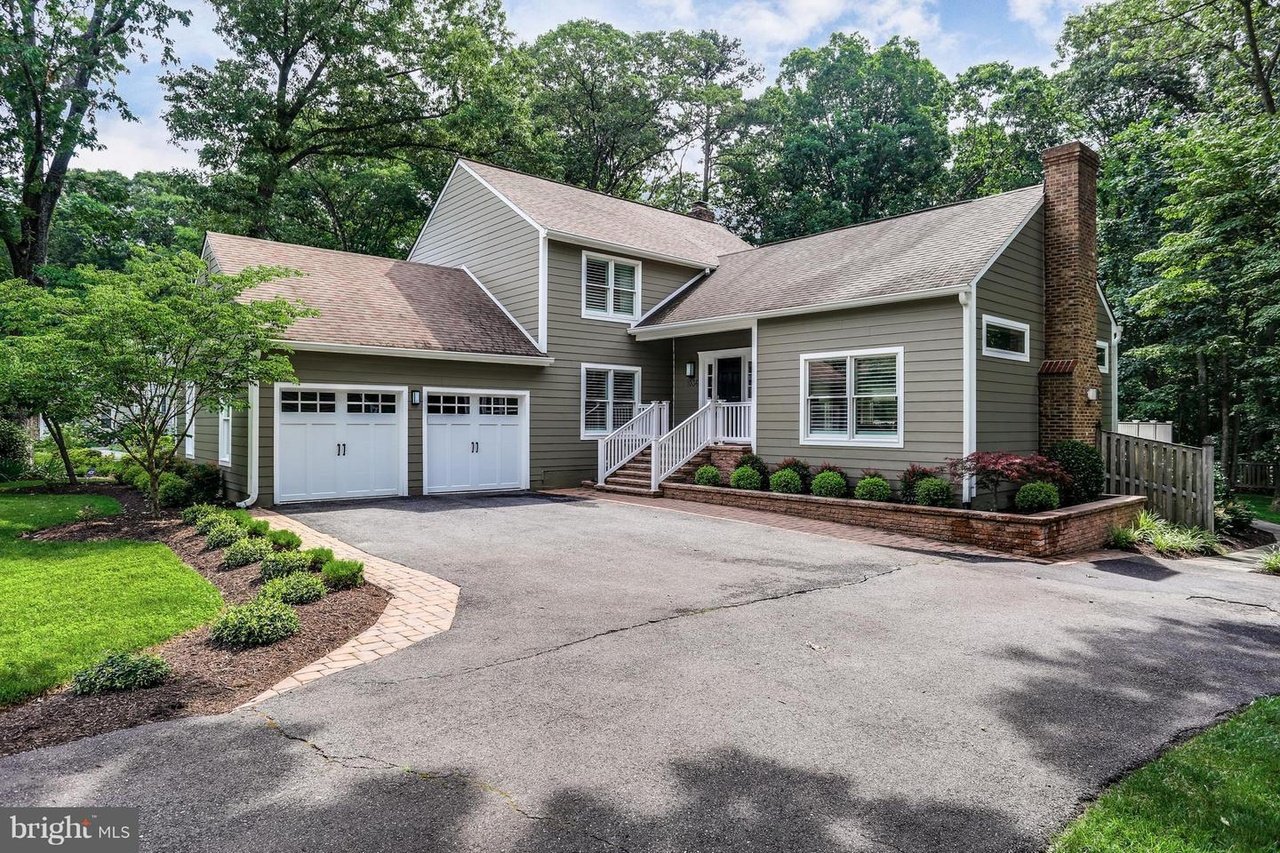 1036 Rustling Oaks Dr