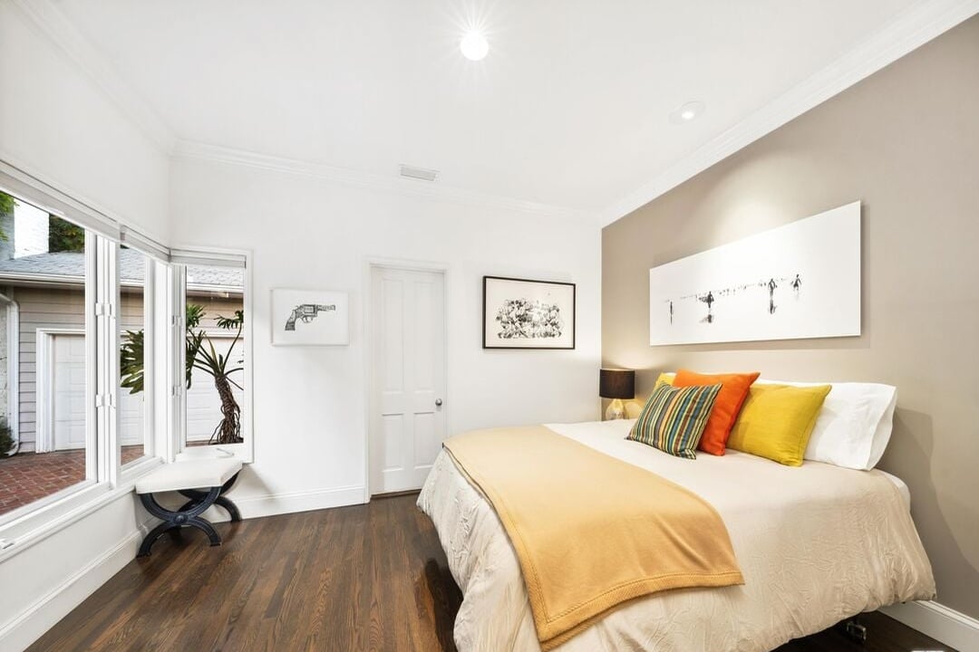 Sierra Mar Dr, 90069