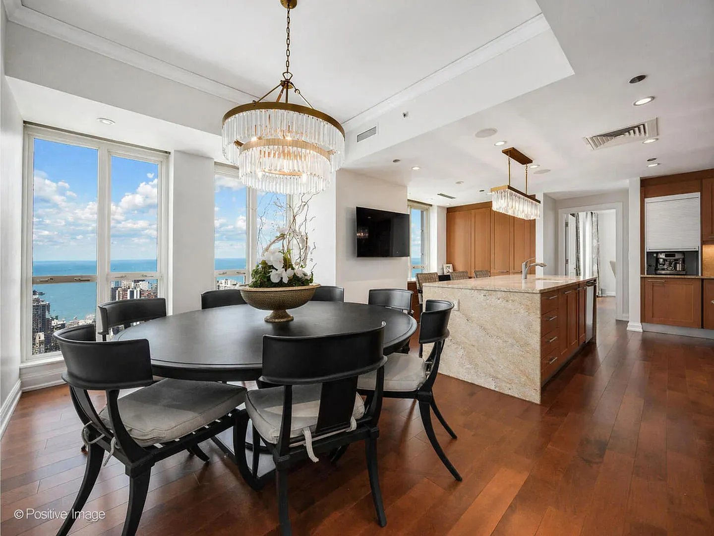 11 E Walton St APT 4102