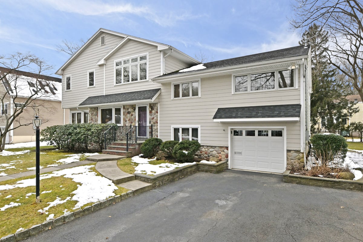 23 Spruce Pl