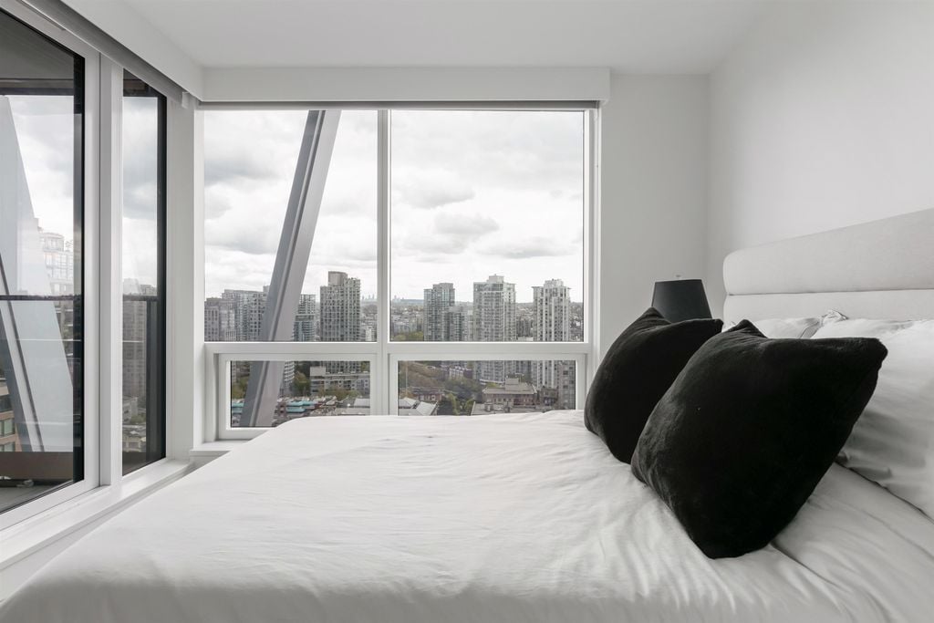 1111 Richards St, #2104
