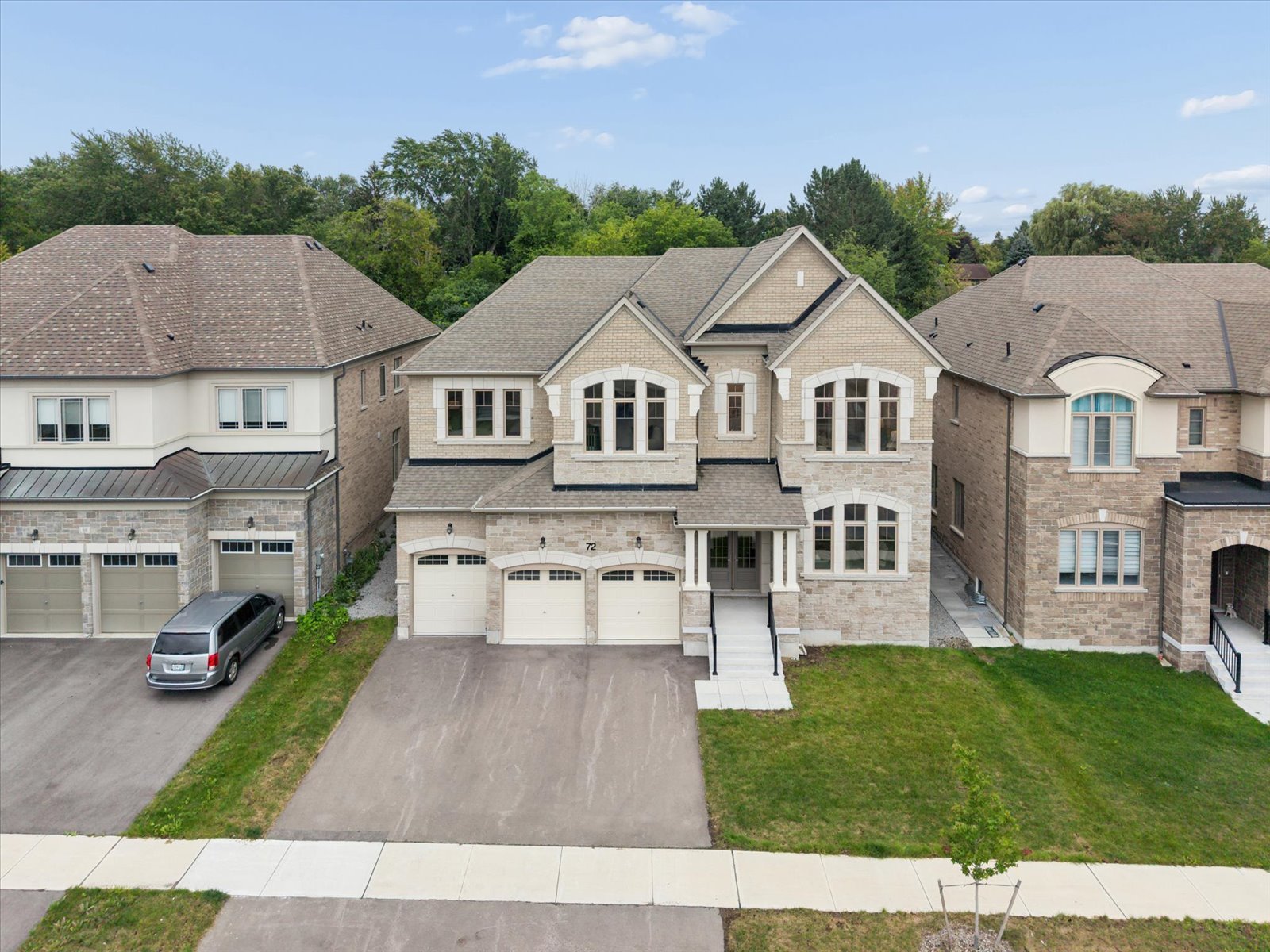 72 Silk Twist Drive, East Gwillimbury