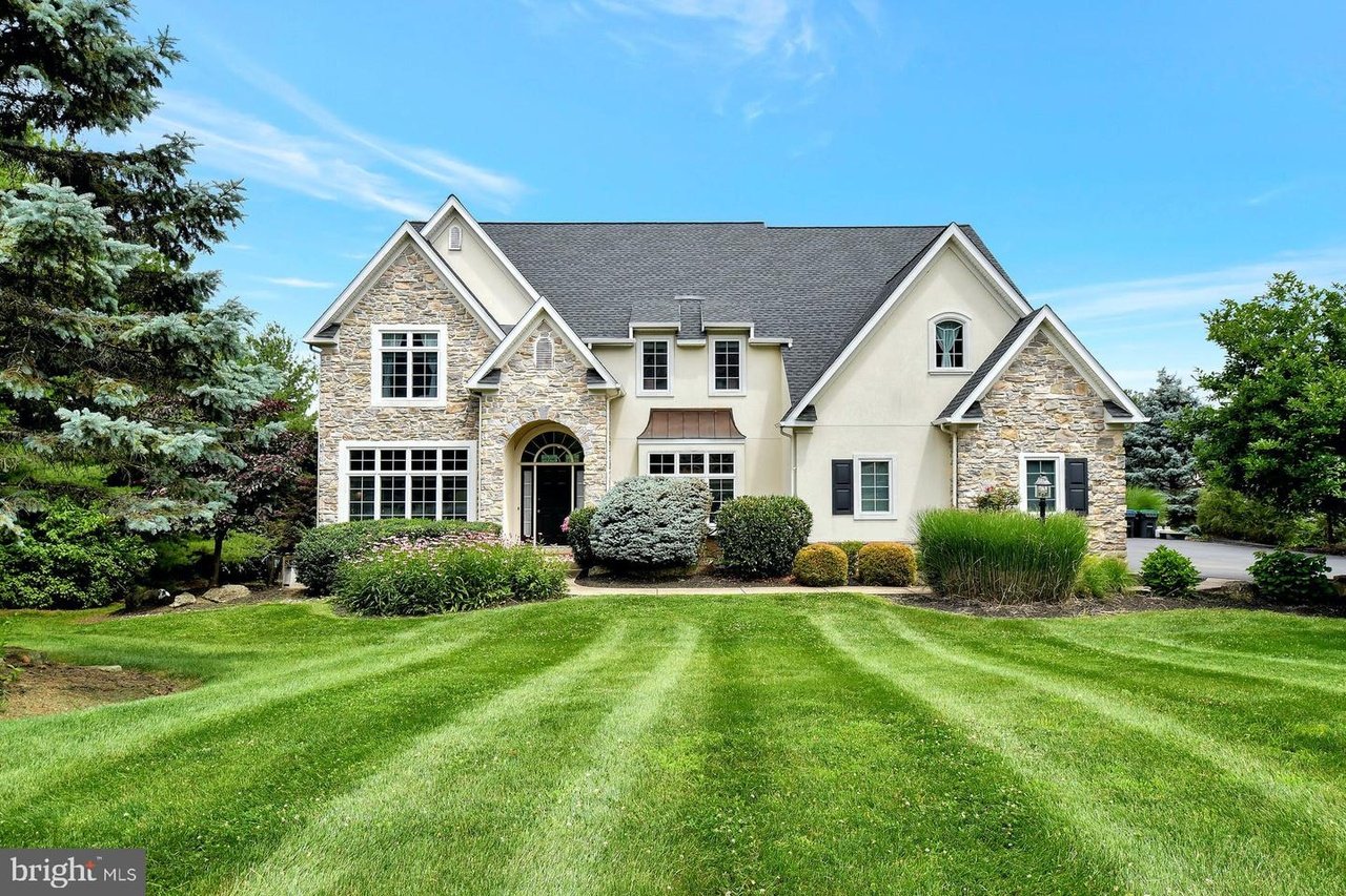 4360 Stratford Dr