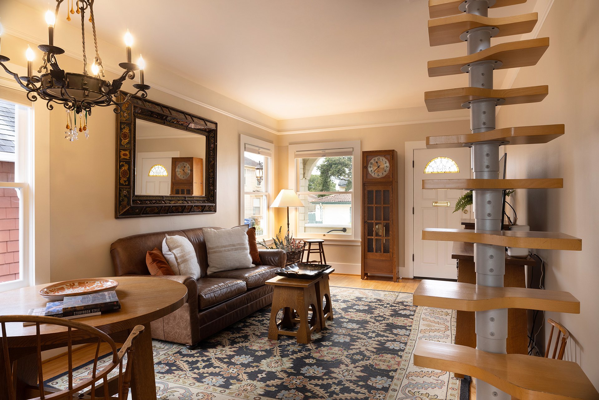 Delightful Pacific Grove Cottage - 405 Carmel Ave