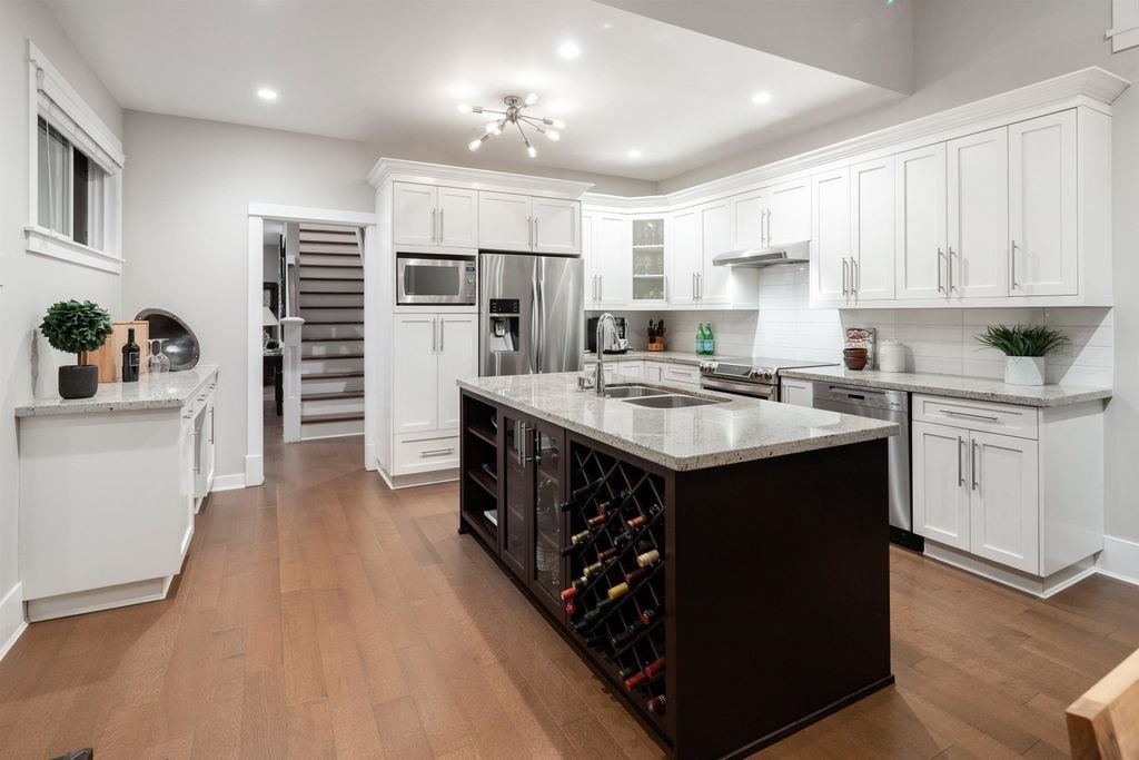 2258 Windridge Dr