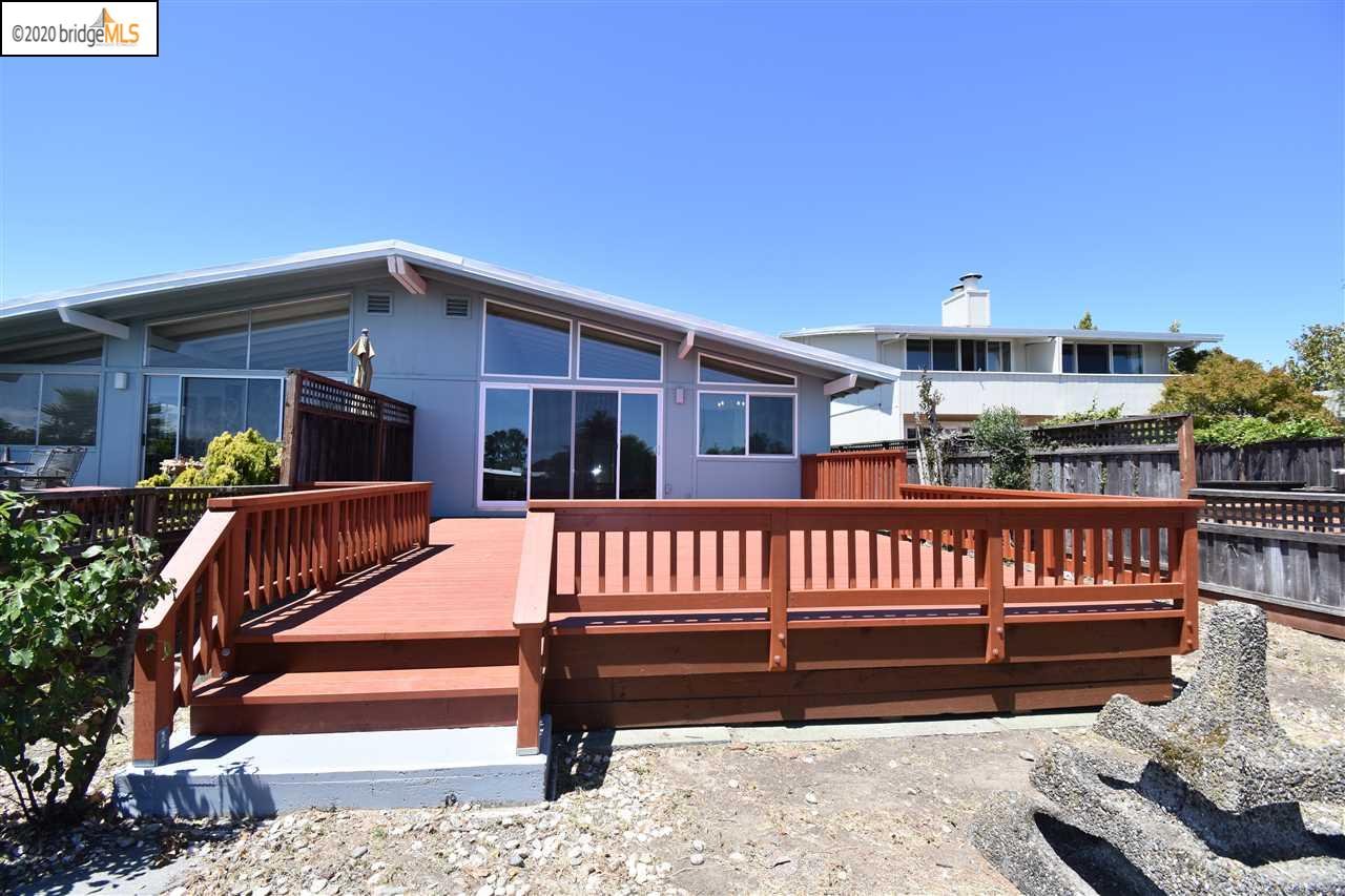 24 Porto Bello Dr