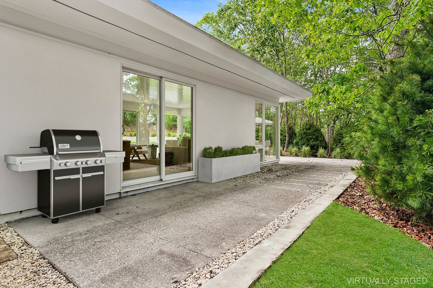 Whitecrest: Mid-Century Modern, Gut-Renovated and Gorgeous