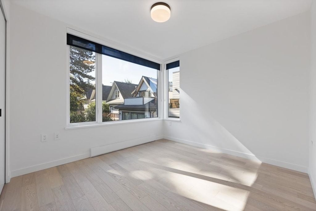 2115 Guelph St