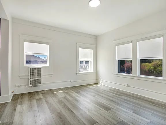 300 San Juan Ave