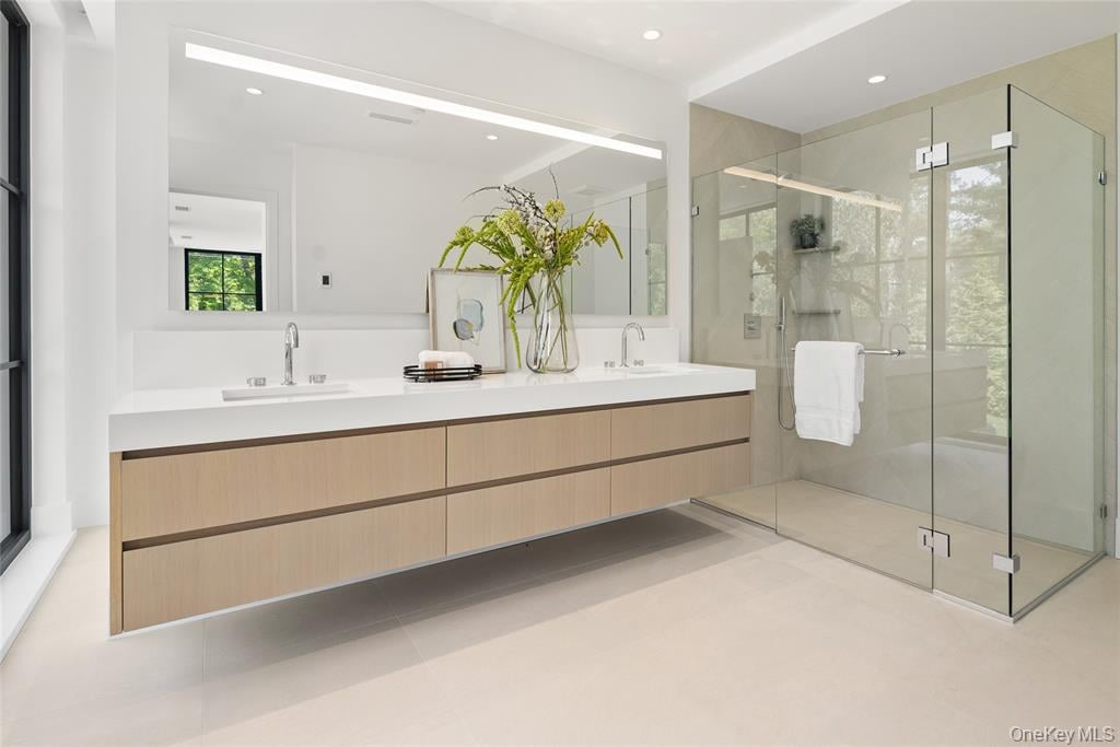 41 Richmondville Ave Unit: Duplex 2