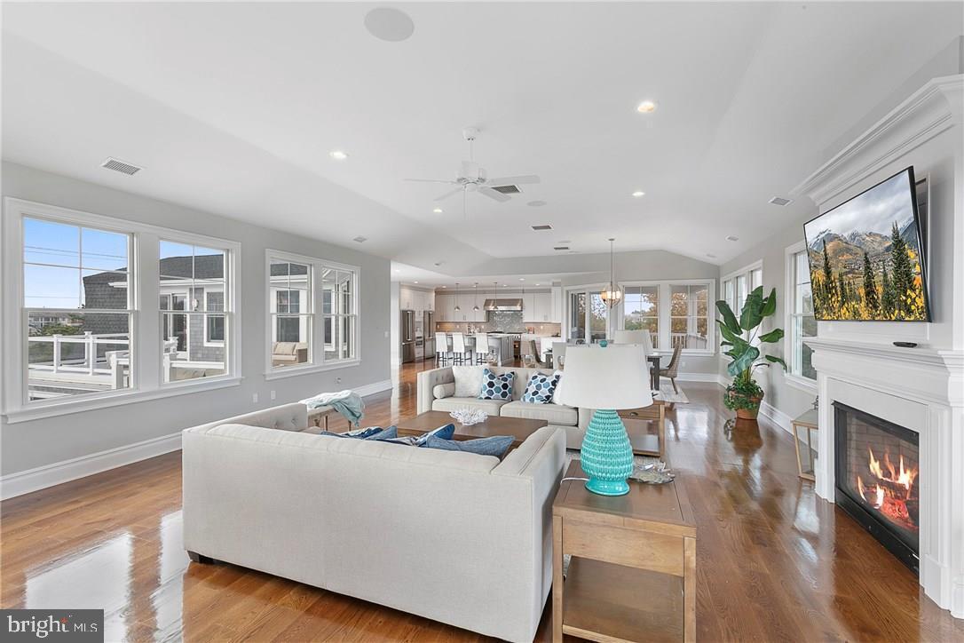 25 Long Beach Blvd, #A