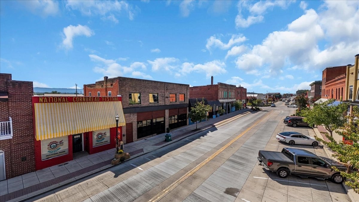 227 S Cedar Ave
