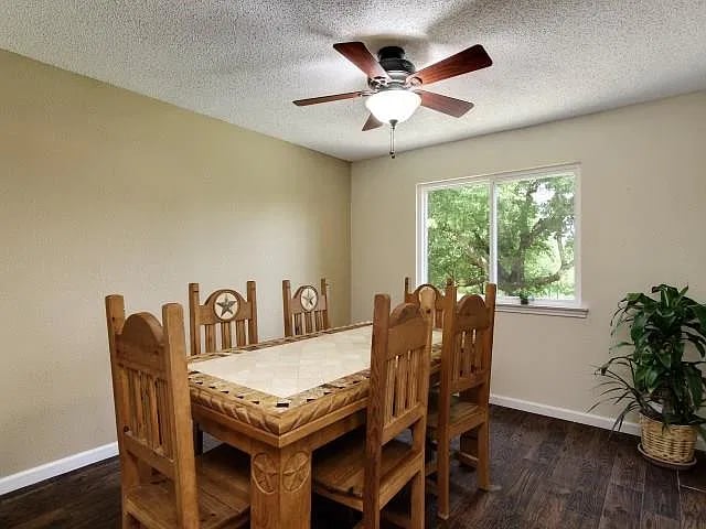12029 Lincolnshire Dr