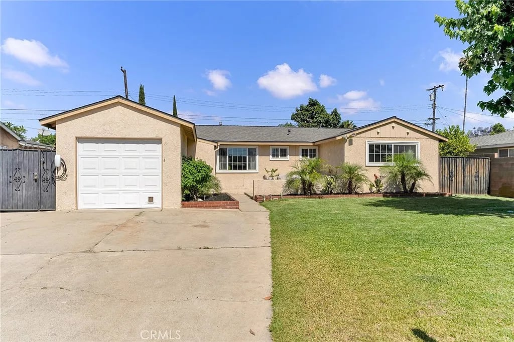 6218 N Hanlin
