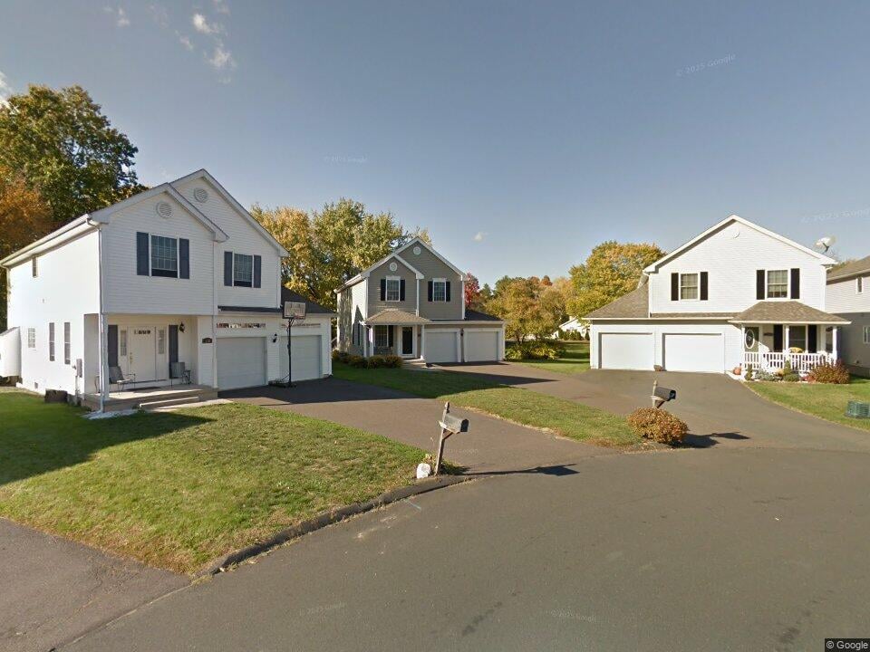 108 Benjamin Ct