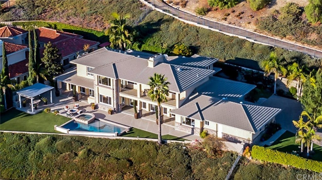 19081 Cerro Villa Dr