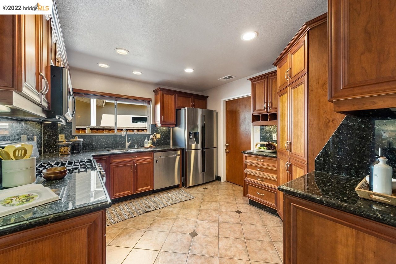 4644 Emily Ct