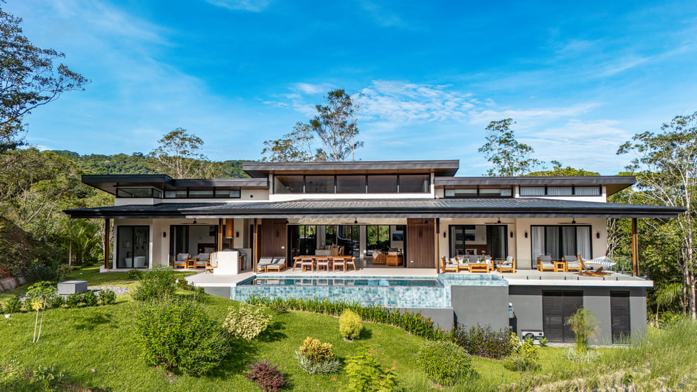 3 Bedroom Luxury Modern Tropical Home in Dominical