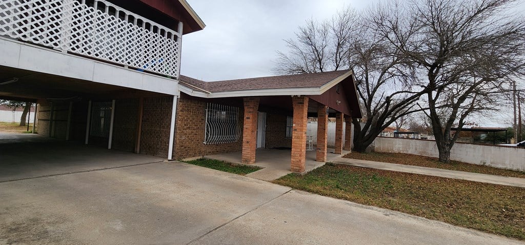 2880 Yucca Cir