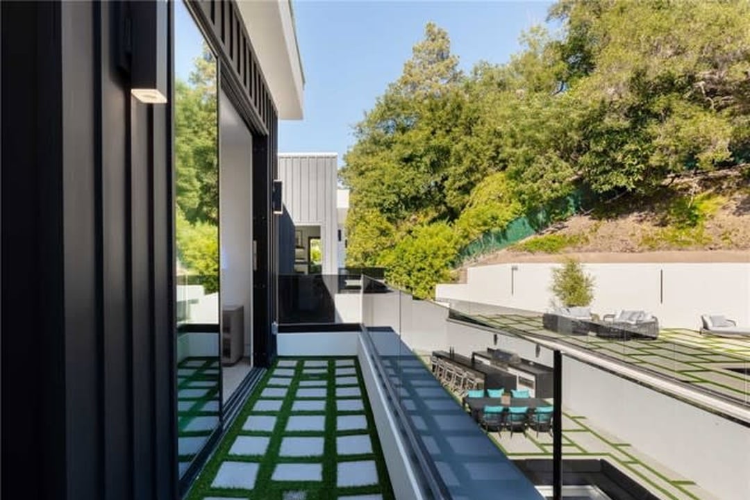 Crescent Villa