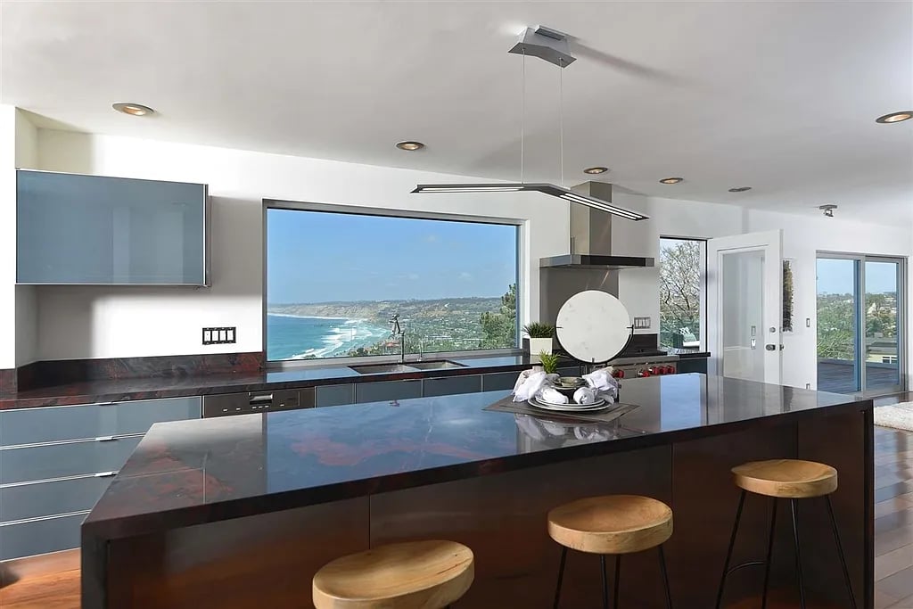 1642 Valdes Dr