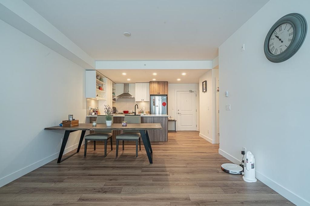 20487 65 Ave, #B202