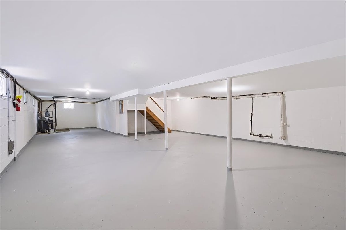 156 River Rd