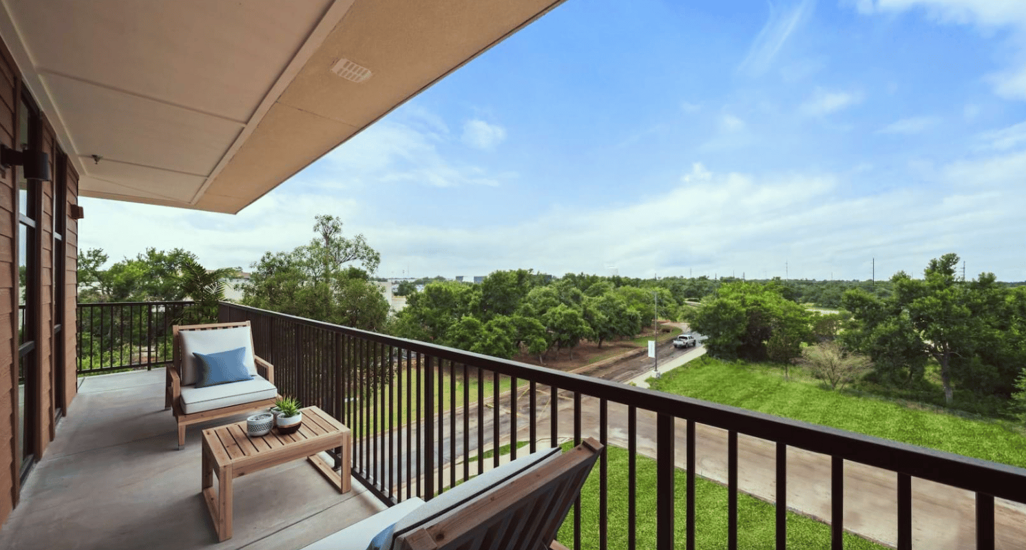 Lease today-Live up to 8 weeks for FREE!