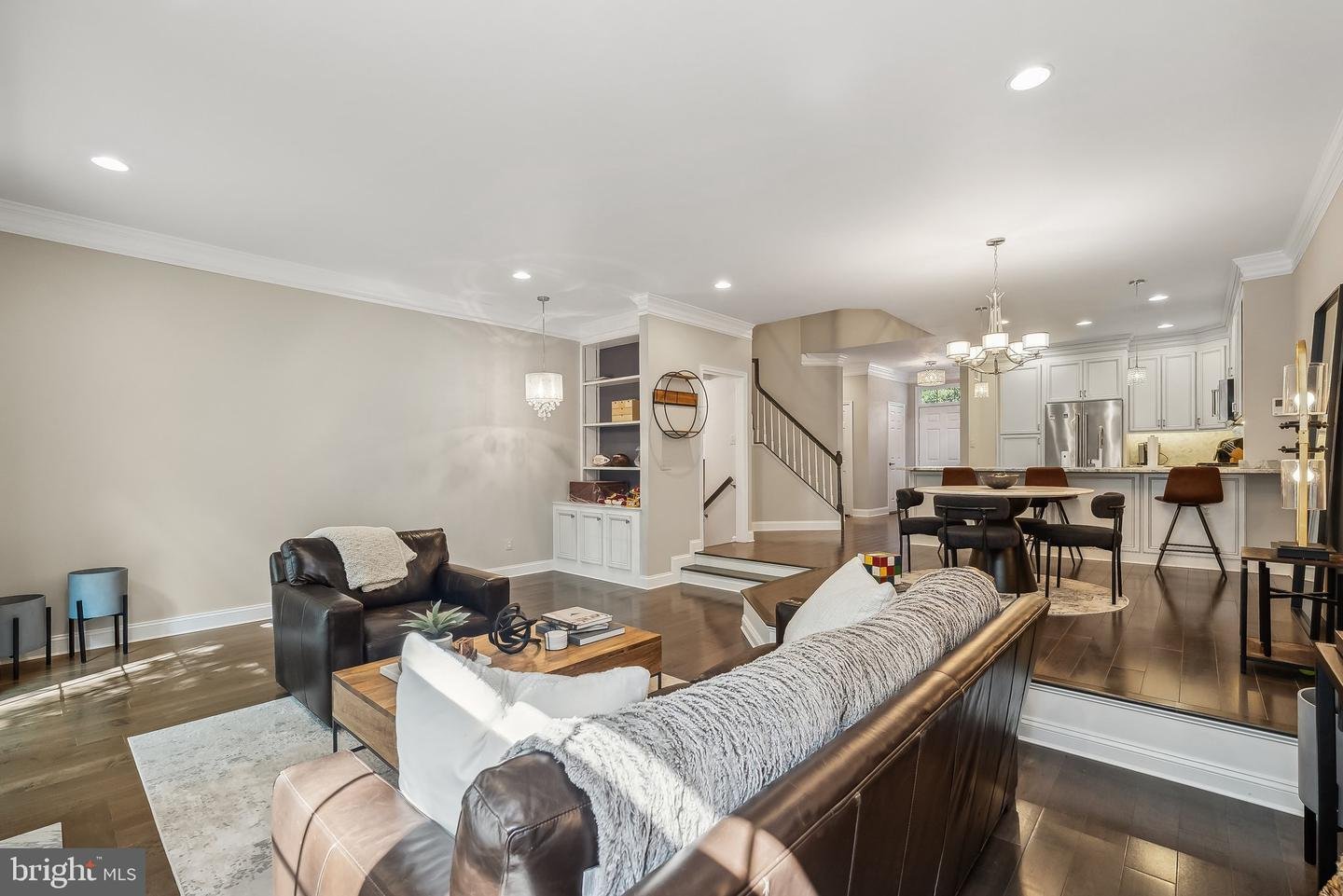 1239 Woodbrook Court
