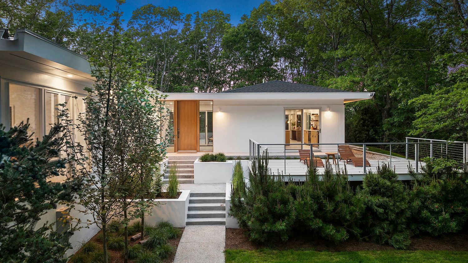 Whitecrest: Mid-Century Modern, Gut-Renovated and Gorgeous