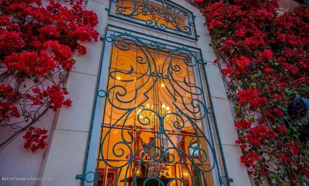 4158 Commonwealth Ave